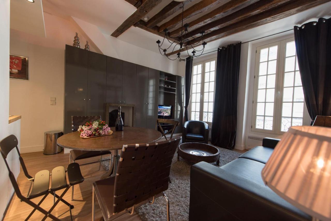Appartement Couleur St Martin à Paris Extérieur photo