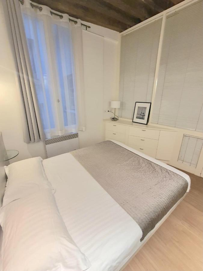 Appartement Couleur St Martin à Paris Extérieur photo