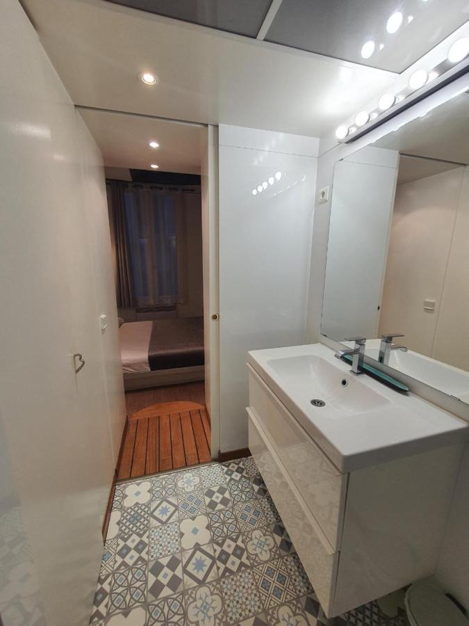 Appartement Couleur St Martin à Paris Extérieur photo